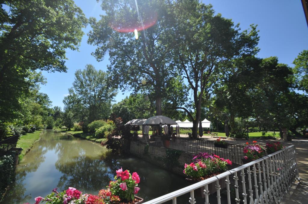 Le Moulin De Rudelle Hotel